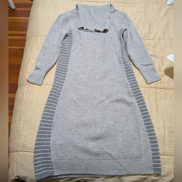 Athleta Spotlight Merino Wool Knit Sweater Dress M - Picture 9 of 10
